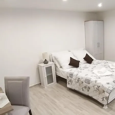 Huncovska 14 Appartement *