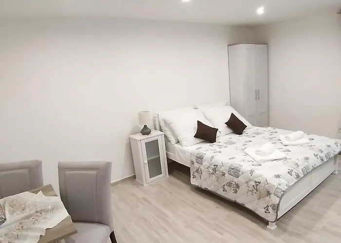 Huncovska 14 Daire *